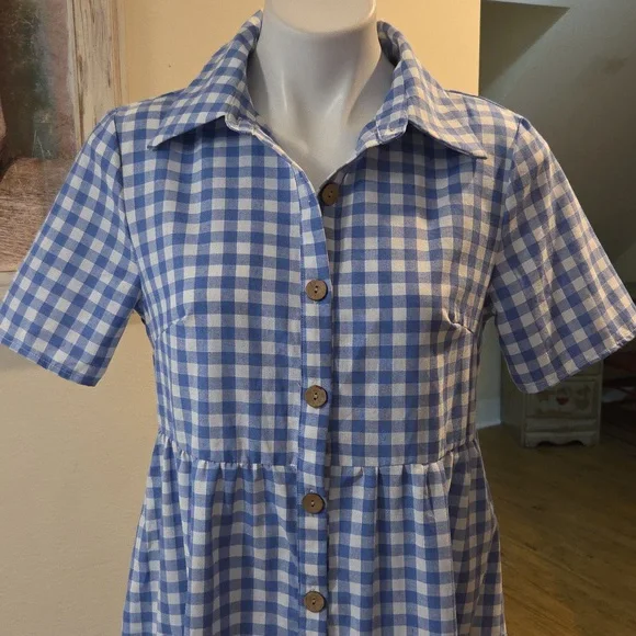Emery Rose Gingham Button-Down Dress - Picture 4 of 12